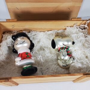 Kurt Adler Polonaise Peanuts Ornaments Snoopy and Lucy in Wood Crate